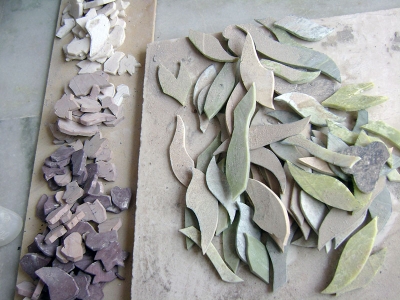 plateaux de marqueterie de pierres dures en phase d'élaboration, détail 2         